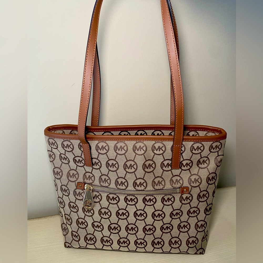 MICHAEL KORS - Montauk Beige Ebony Mocha Tote Purse (NEVER USED/ NEW WITH TAGS)